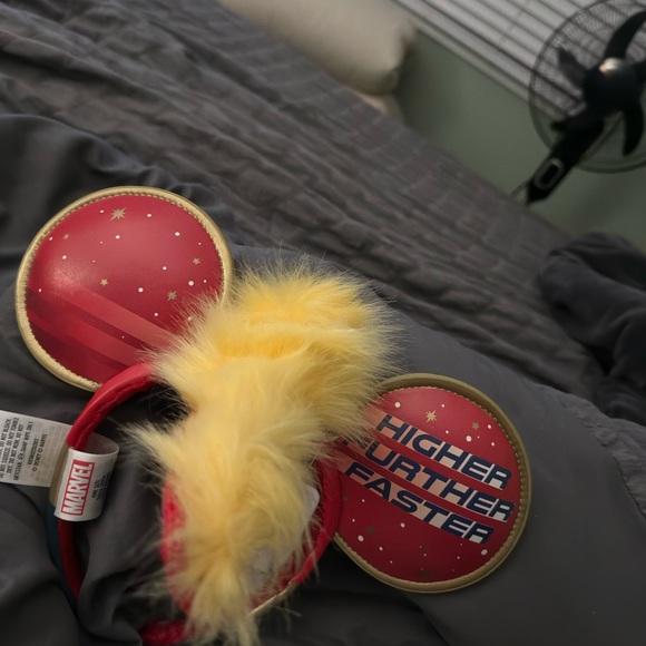 Marvel Captain Marvel Kids Headband with Stars - Picture 2 of 2